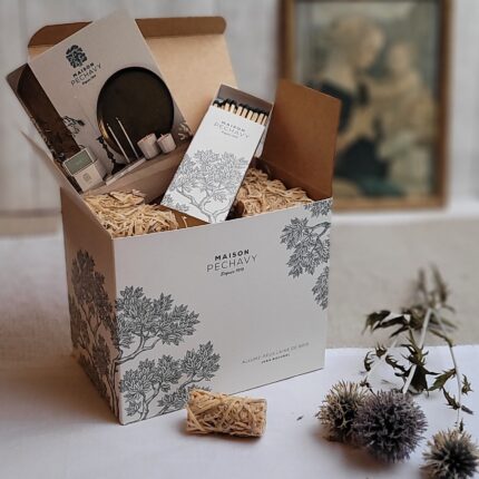 Geschenkbox Lichen mit 60 Holzwolle-Anzündern und Streichhölzern
